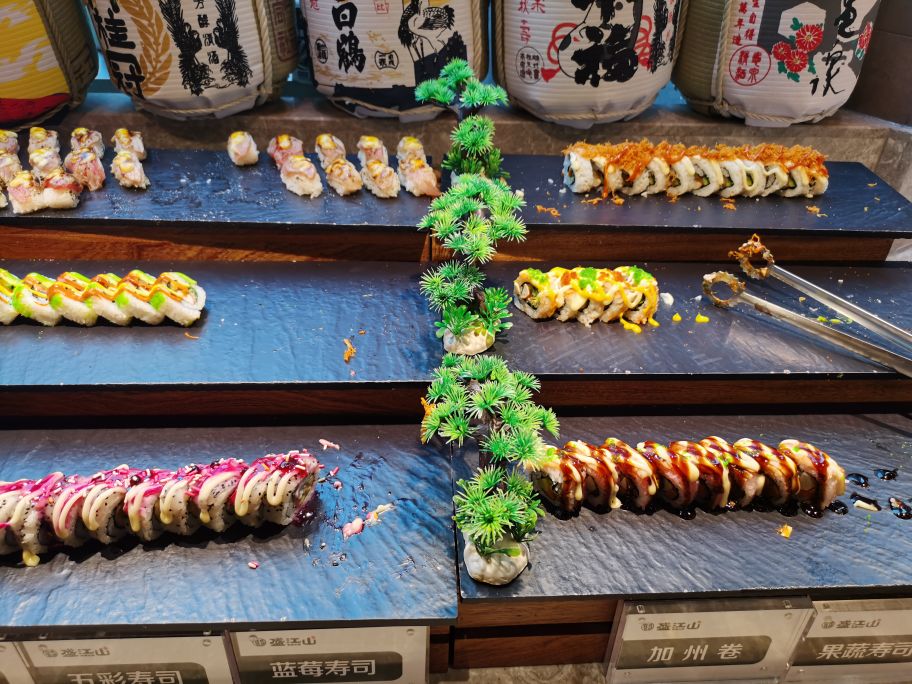 沈阳盛江山k11自助餐,盛江山k11黑金店大桌