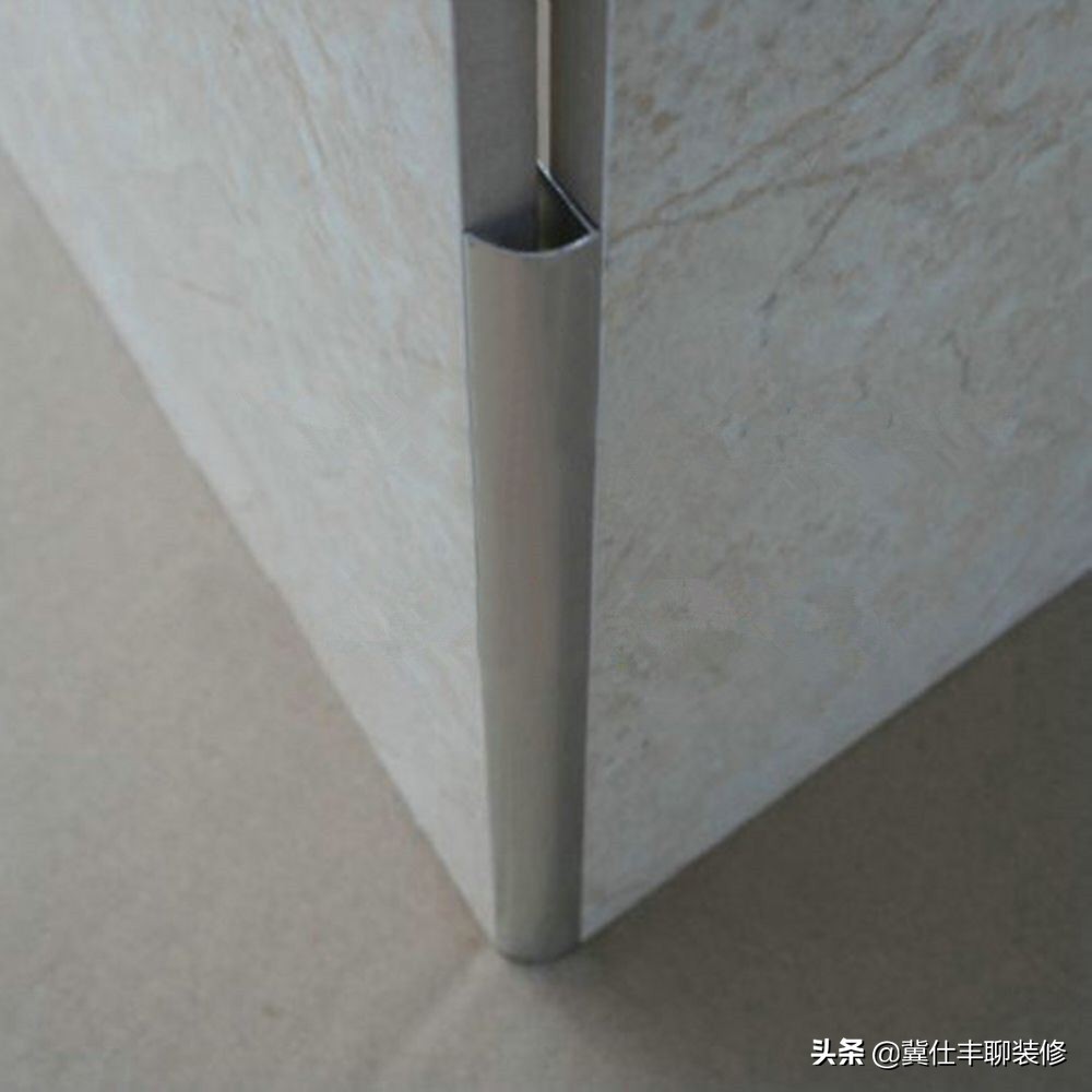 瓷砖阳角线怎样收口才好看,瓷砖阳角底部怎么收口施工视频
