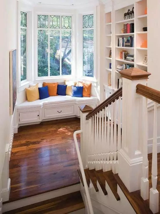 飘窗柜子设计最新效果图,飘窗柜子的最新设计