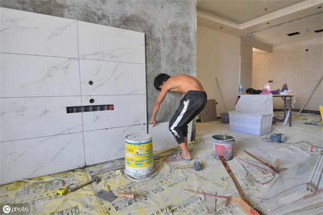 地砖上墙效果好不好,地砖上墙装修大气吗