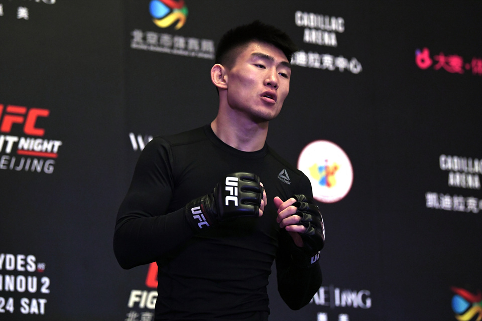 今日ufc比赛安排表,ufc平布雷特vs托普里亚发布会