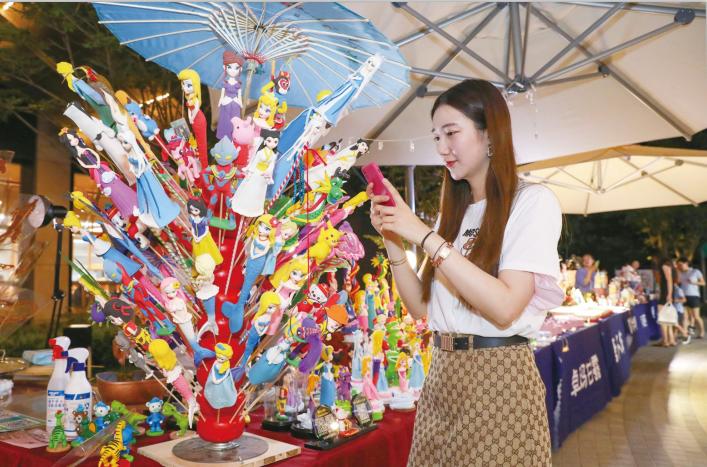 郑州摆摊法则|跟随“奔驰哥”，全城练摊淘金