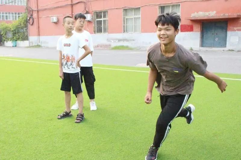 太嗨了！十足趣味+七彩梦想=百分快乐！