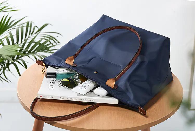 比DIOR晚成立两年，但它的饺子包火了70年，众多女星对它爱不释手