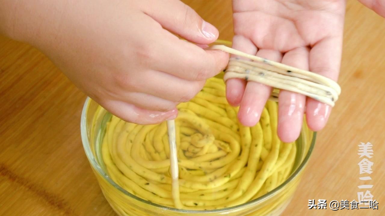 水烙馍怎样做才能软透亮,河南水烙馍