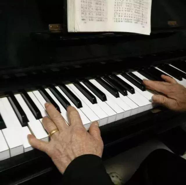 「真实故事」如何用一块钱拯救脱发少年？