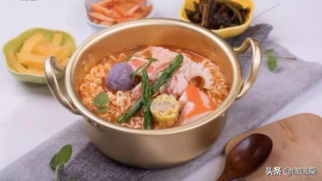 方便面为什么不能当作救灾物资,方便面是垃圾食品没