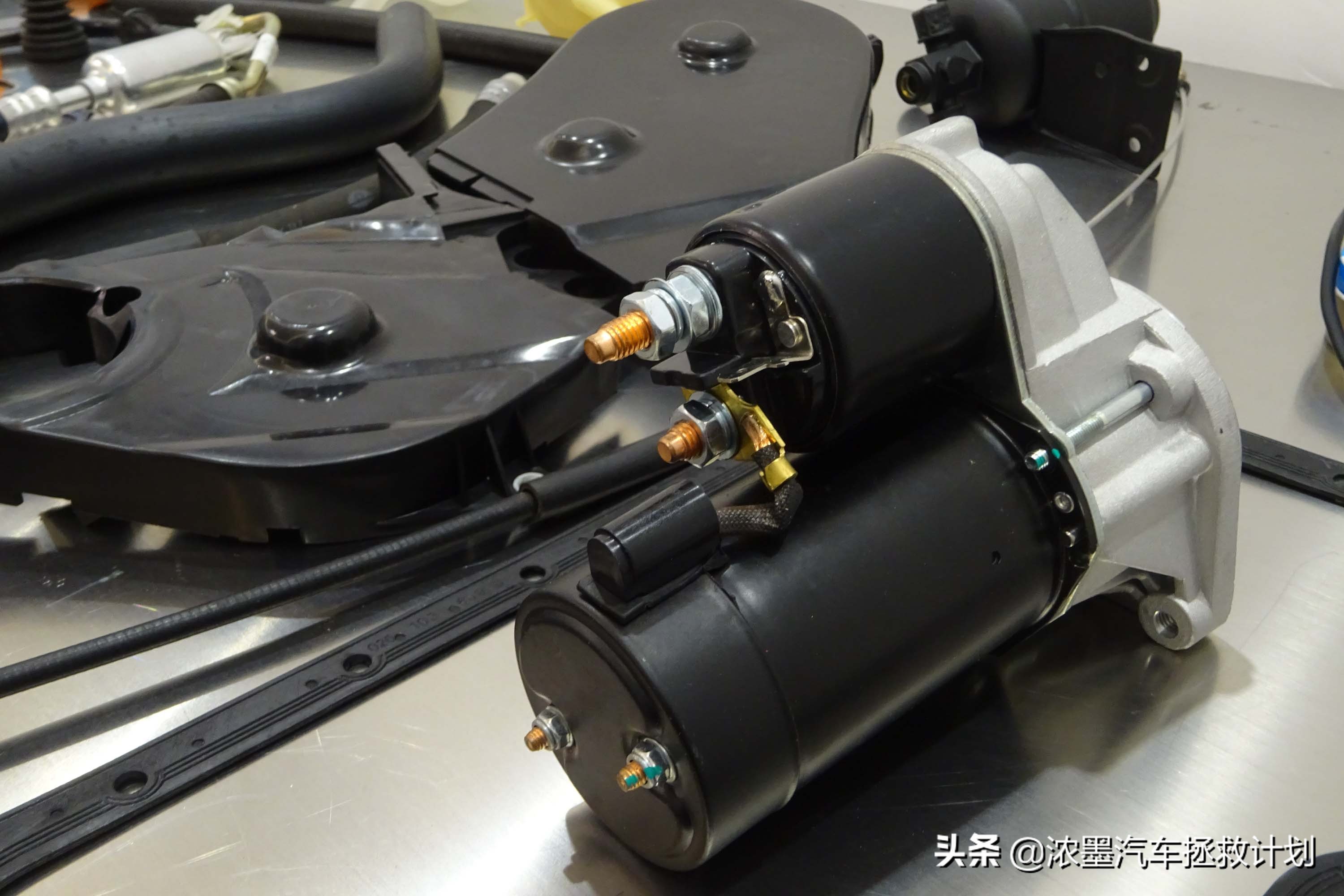 「妙手生花」重建一台战损级桑塔纳，带给它历经千般后的华丽重生