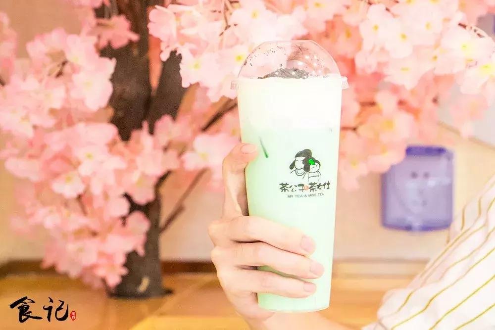 我太太太难了!体感36℃的襄阳夏天,全靠一杯高颜值的茶饮续命