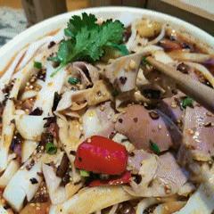 我只吃小面！打卡了这家手工粉后我真香了