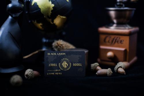 联合黑卡是什么样,联合黑卡贵宾飞行卡