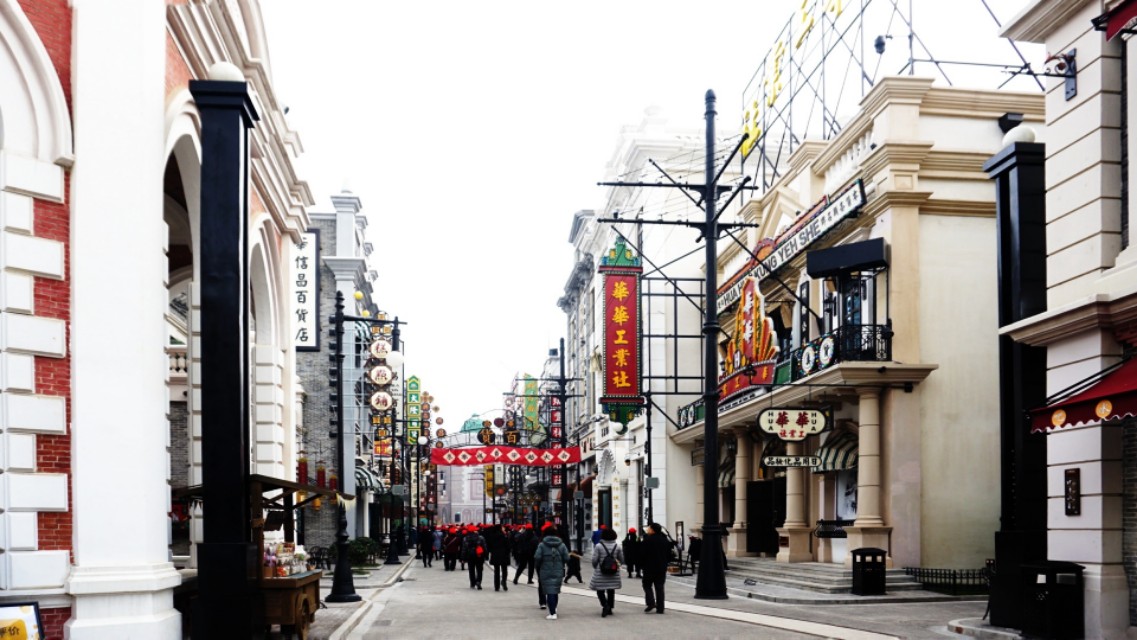 中原穿越时空夜游建业电影小镇,郑州建业电影小镇下午去游玩