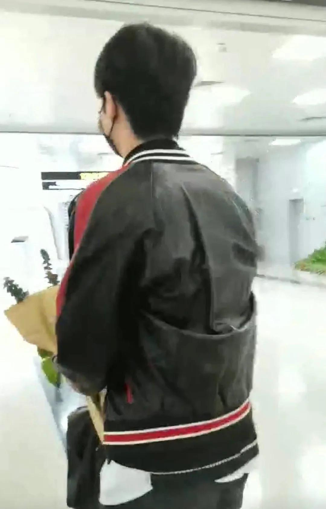 粉丝送明星礼物被嫌弃,粉丝给明星送的最奇怪的礼物