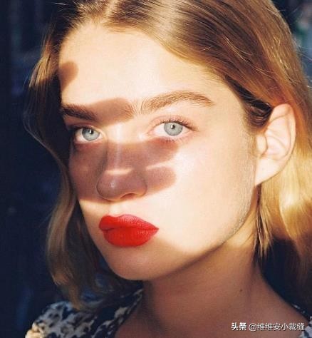 很自然的妆容叫什么妆,很炸街的妆容