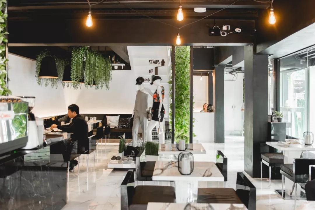 泰国便宜小众潮牌衣服,最近很火的泰国潮牌衣服