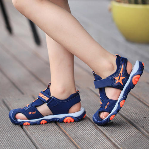 保护孩子脚选什么鞋子,宝宝穿什么鞋子不伤害脚部