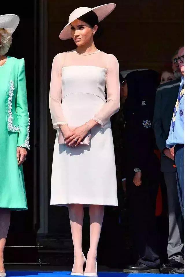 最先穿丝袜的国家,最早穿丝袜的人