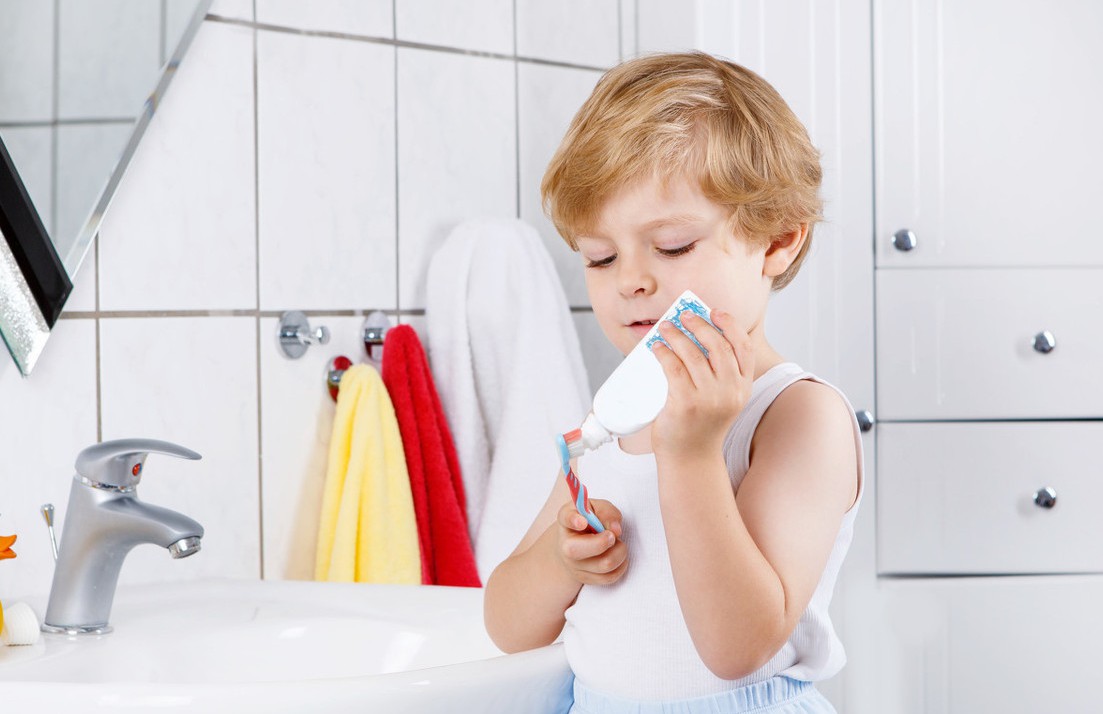 怎么教孩子做事独立不拖拉,如何引导孩子独立做事