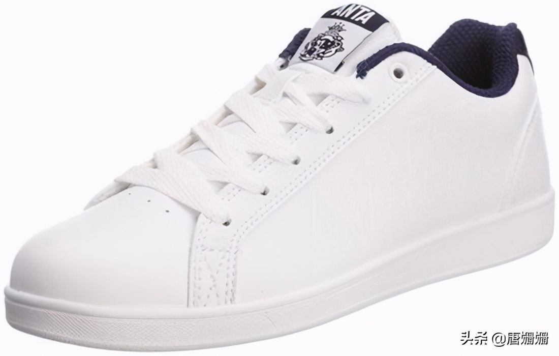 年轻人都喜欢的板鞋会越穿越大吗？鞋子该选大还是选小？