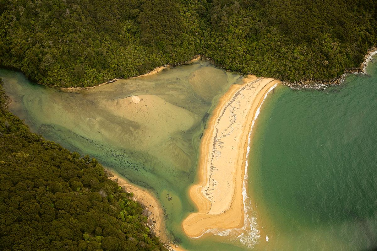 哈里梅根蜜月,哈里梅根徒步游