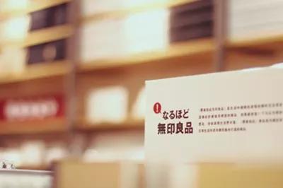 十多元一件的纯色t恤能穿吗 (那些既便宜又好穿的白色t恤)