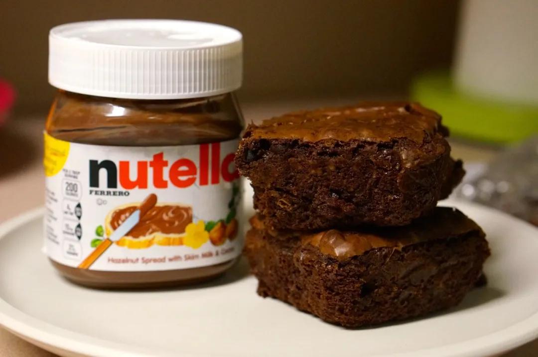 小巧克力球转动百亿美元,这家公司如何靠「送礼」逆袭中国市场?