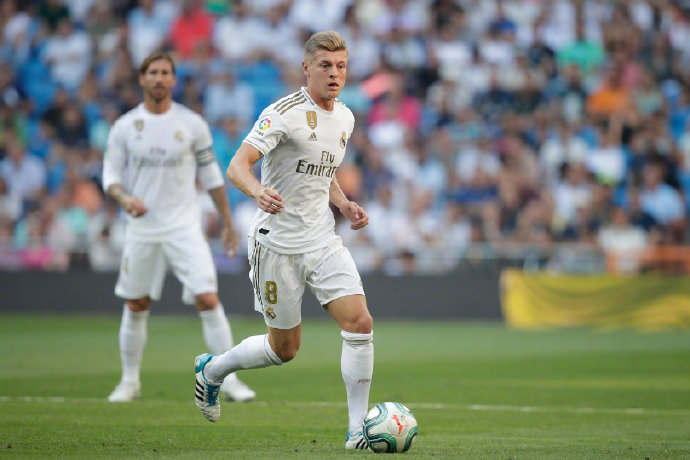 齐祖西甲最难的一次,齐祖巴萨夺冠阵型