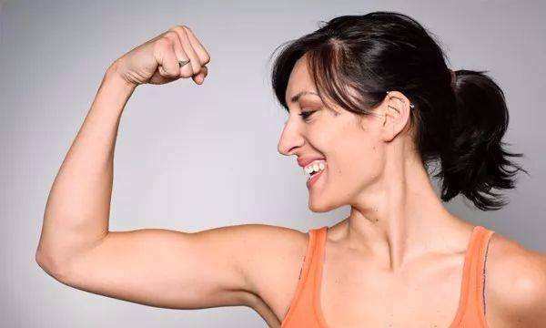 消除手臂赘肉操,新手不伤手臂的锻炼手臂肌肉