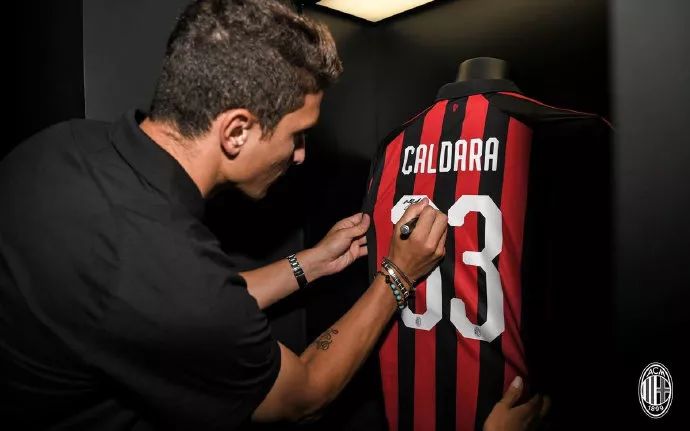 萨老爷子--「米兰报」再等等主教练和体育总监的事