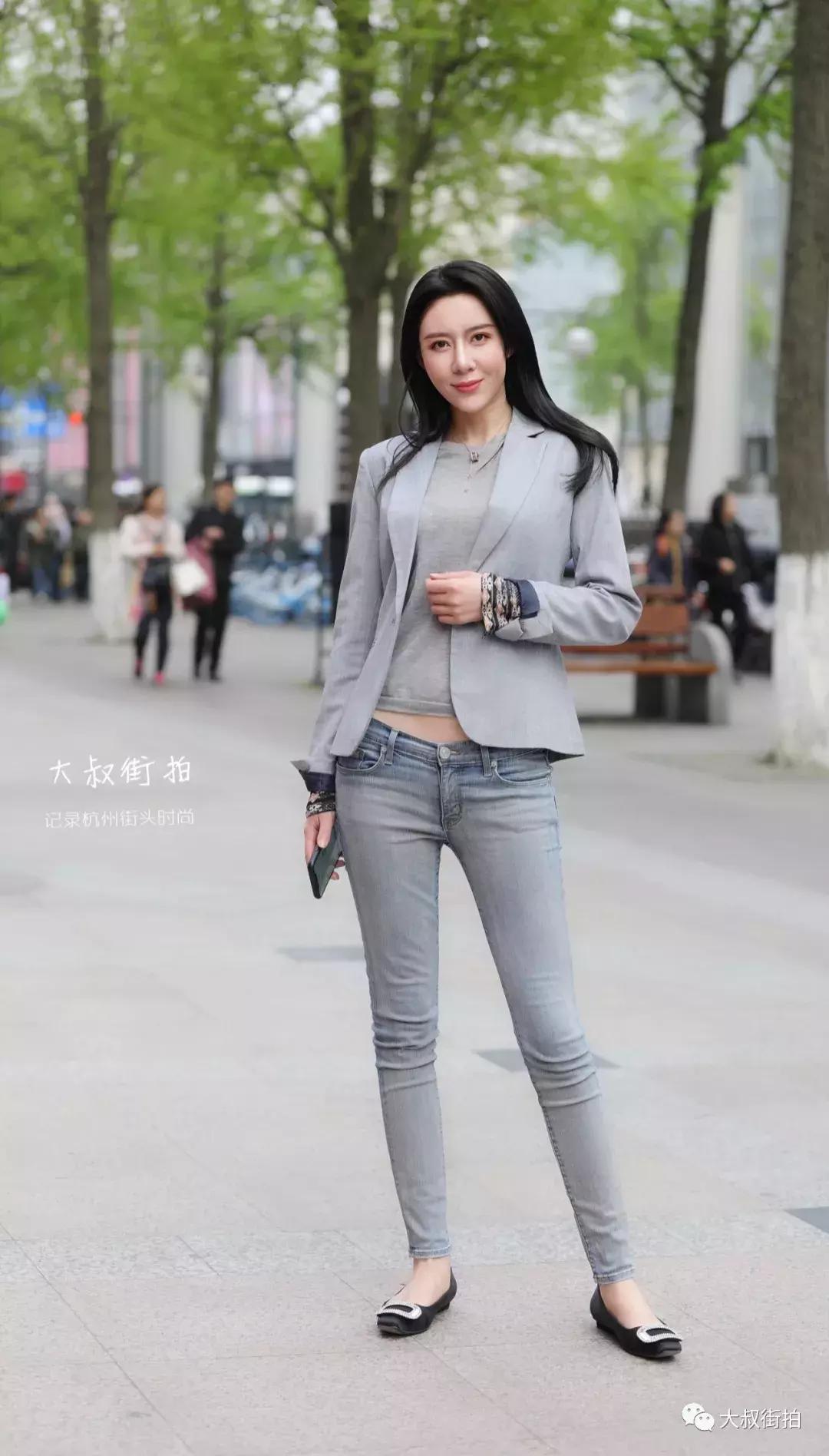 牛仔裤配休闲西装大叔,大叔西装街拍