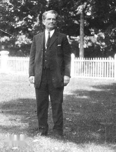 8岁考大学懂11个国家语言,13岁进北大35岁成美国哈佛教授