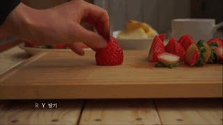 现在很火的草莓蛋糕,最新韩国草莓蛋糕