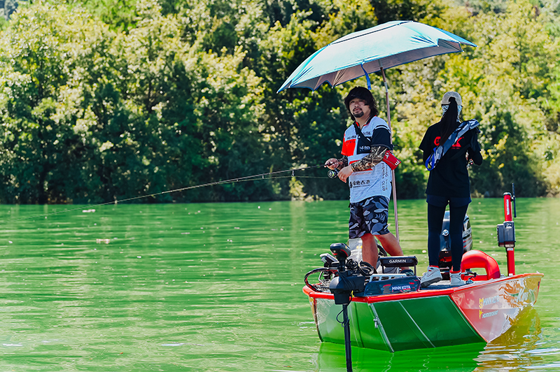 现在这个季节路亚怎么钓法最合适,路亚钓法是否符合休闲垂钓的要求