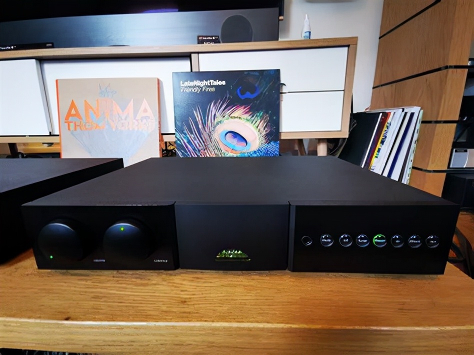 不到万元就能入手顶级北欧进口音箱？丹拿全新意境Emit20深度评测