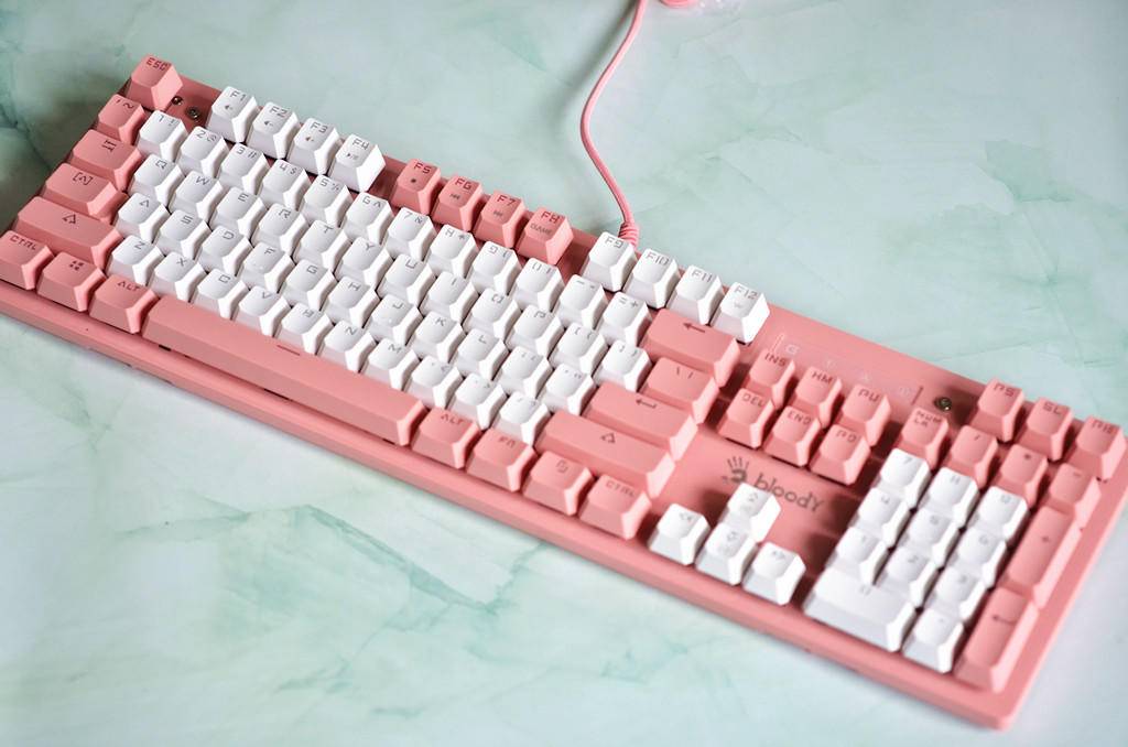 一款让女士心动的键盘,双飞燕f200q血手幽灵光轴机械键盘