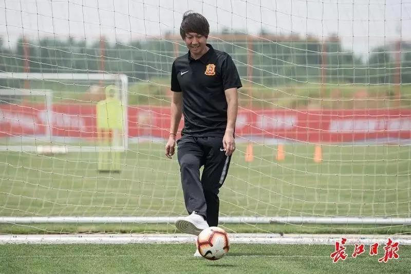 武汉卓尔专业足球场在哪里,武汉卓尔新建足球基地