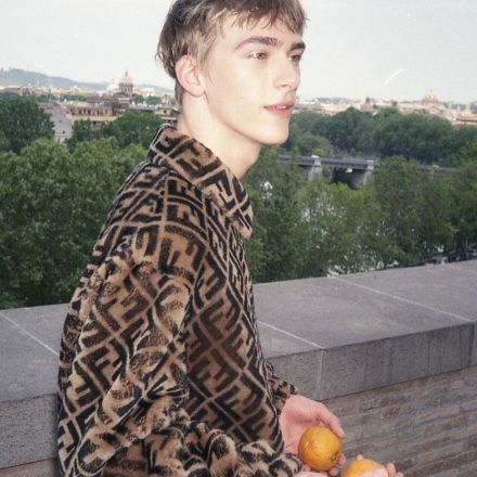 嫁给Fendi的99年英国男孩——BenSherrell