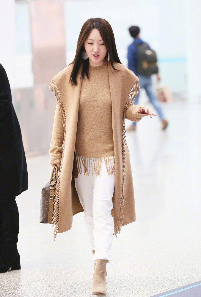 秋冬用好奶茶色穿出高级感,显白的奶茶色让你气质甜美高雅