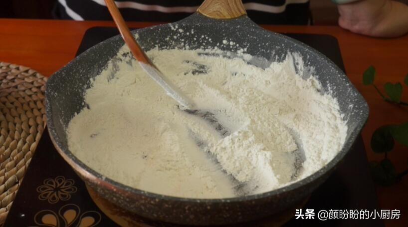 香蕉糯米糕做法简单非常好吃,香蕉糯米糕正宗做法