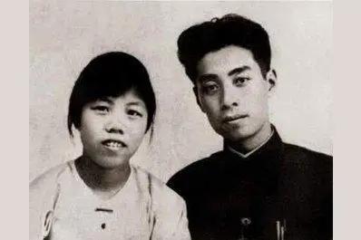 毛岸英结婚,毛主席看完客人名单后说:为什么漏掉了三位同志呢?