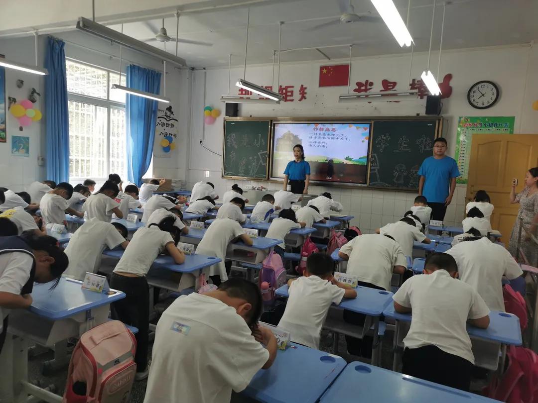 武隆区第二实验小学开学典礼,武隆第二实验小学2016级