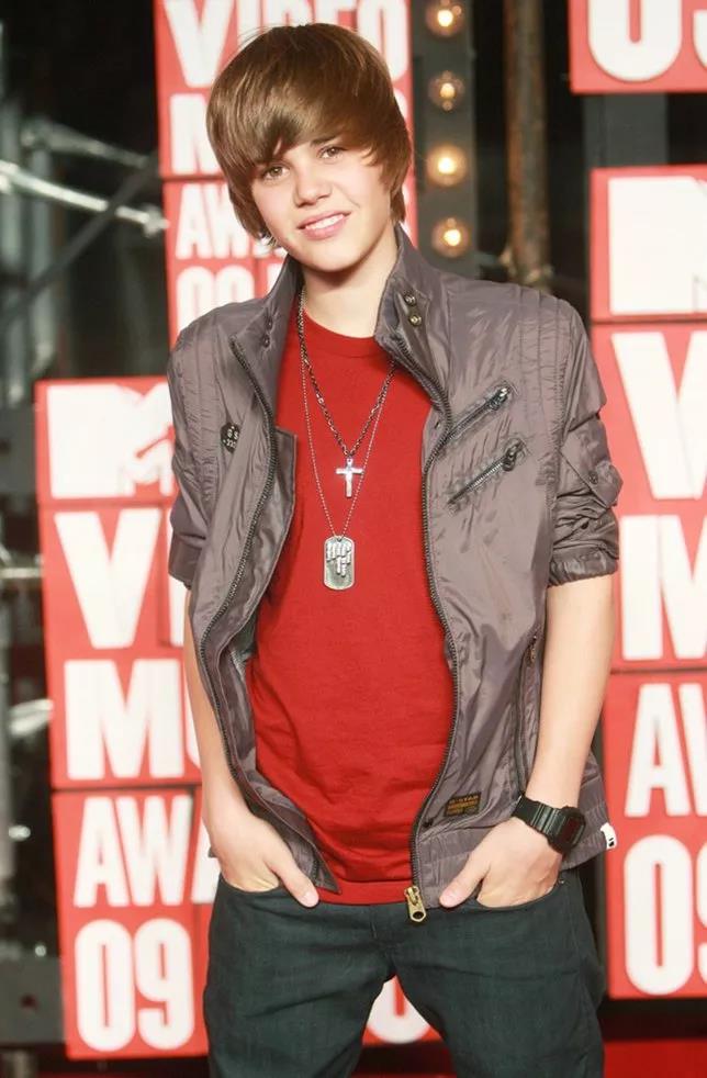 丁日，你妈喊你回家剪头了