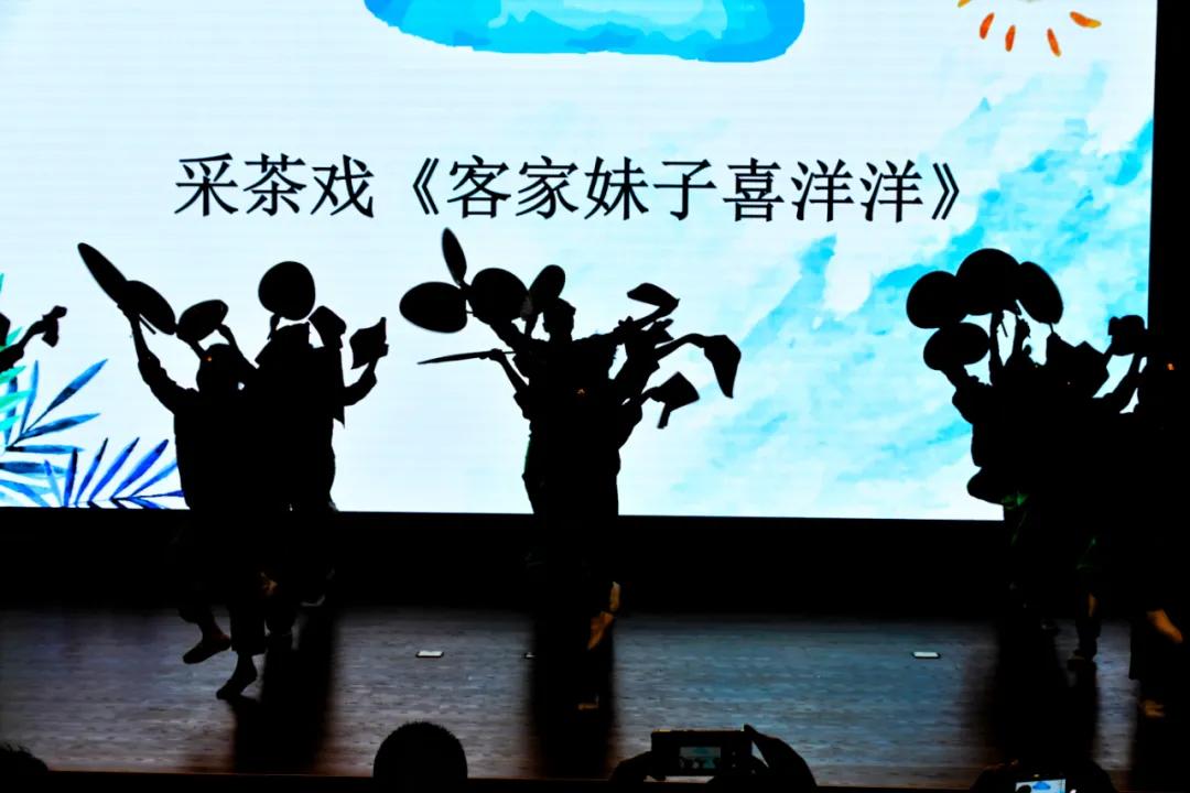 儿童庆祝建党100周年文艺汇演,庆祝建党百年文艺演出儿童合唱