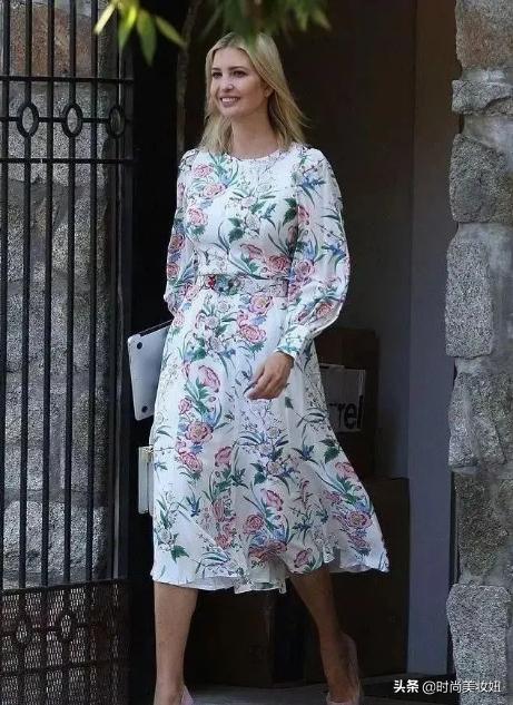 伊万卡穿收腰裙大秀蚂蚁腰 (伊万卡花式穿粉西装把人美到)