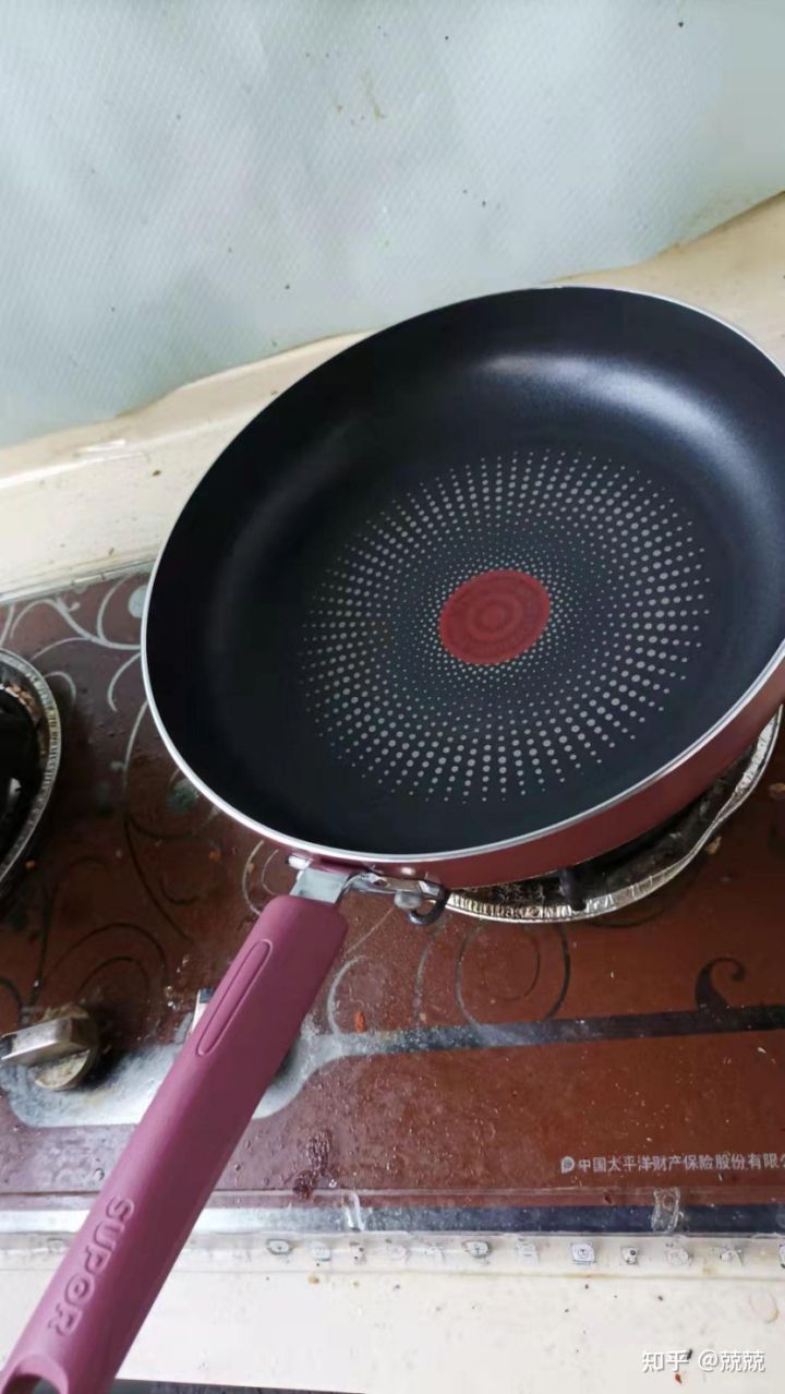 清除苏泊尔平底锅锅底发黑妙招,苏泊尔平底不粘锅煎锅需要开锅吗