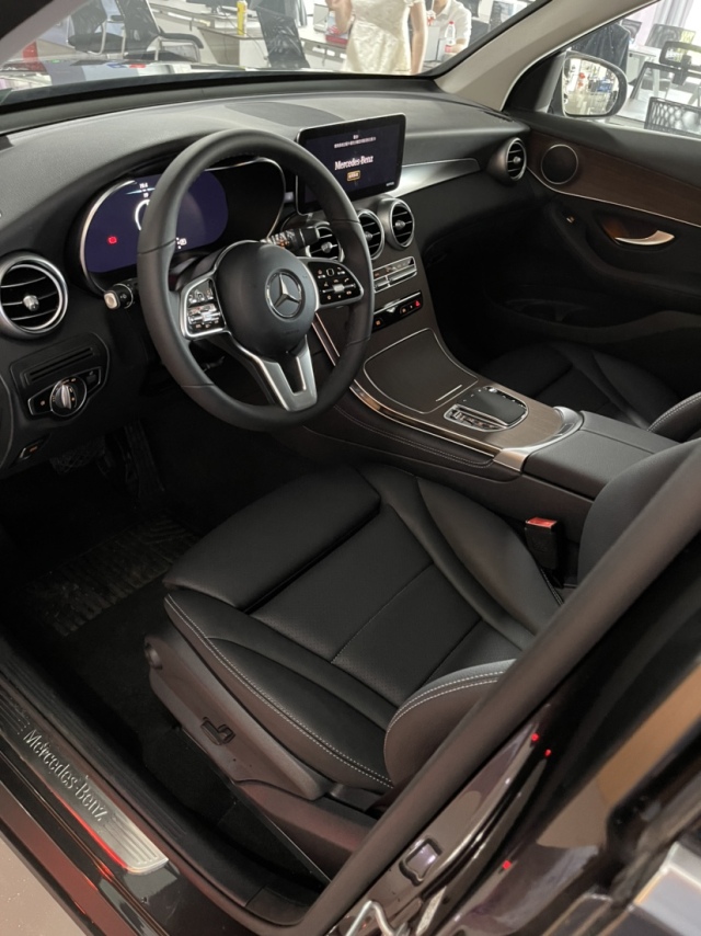 奔驰glc300进口五年免息零首付车,新款奔驰glc300有什么故障通病