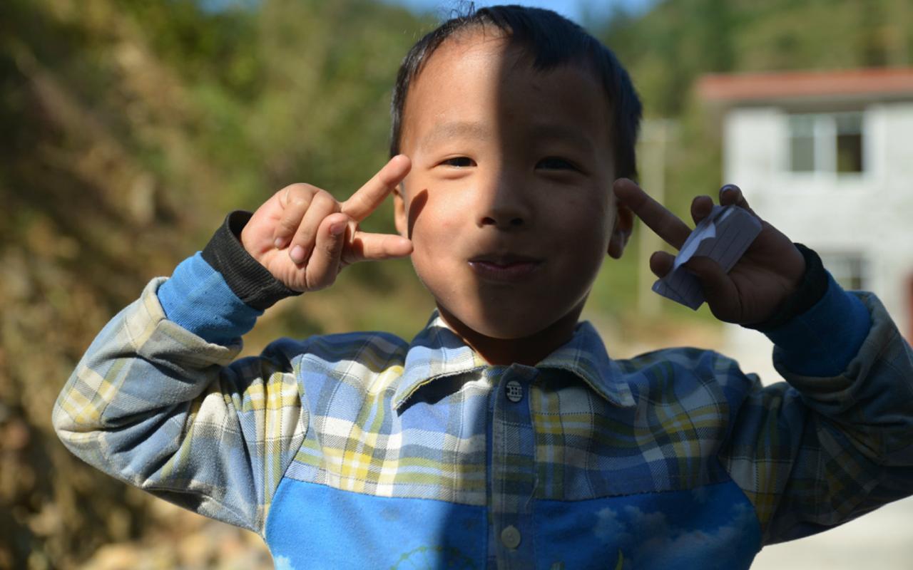 ps如何提亮脸部阴影教程,ps人像修图脸上阴影部分怎么提亮