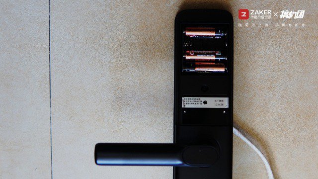 家门反锁怎么打开,怎么选择智能门锁乐视门锁