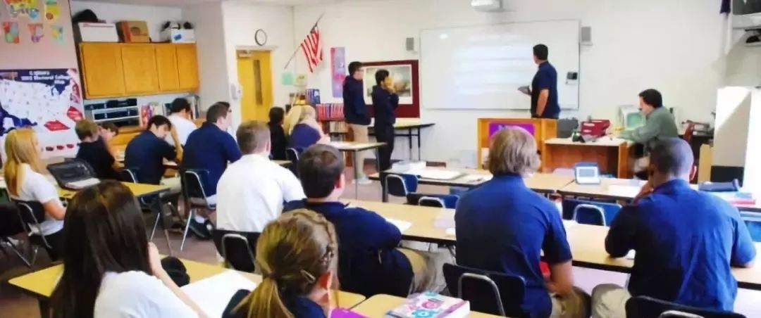 鏂板槈鍑哄浗,缇庡浗鍩虹潱瀛︽牎