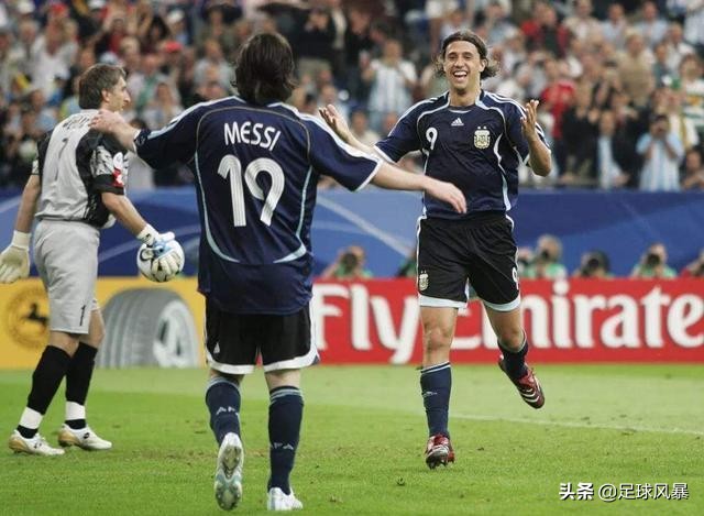 56场50球！他和“神仙球专家”相比，谁的巅峰期水平更高？